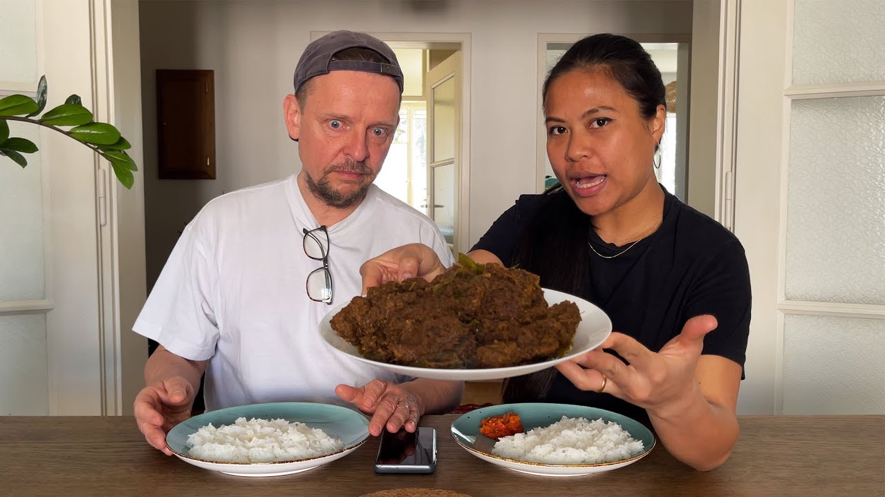 SUAMI BULE SAMPAI GELENG KEPALA MAKAN RENDANG BUATAN ISTERI.