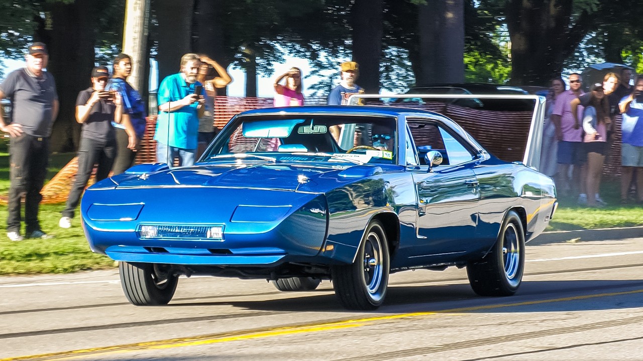 Muscle Cars & Classic Cars Accelerating & Doing Burnouts Leaving a Car Show! | Olcott Beach 2026