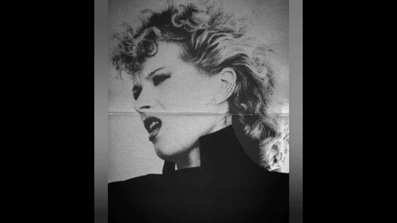 Urszula - Luz blues w niebie same dziury oraz Bogowie i demony (wersję singlowe)