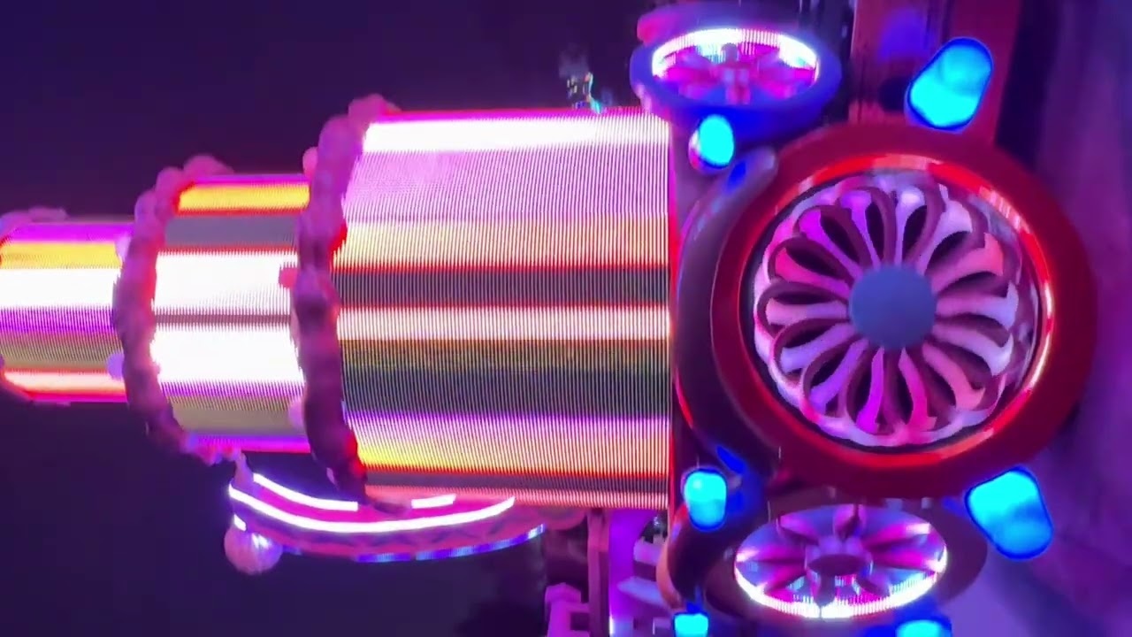 珠海長隆海洋王國。夜間遊行