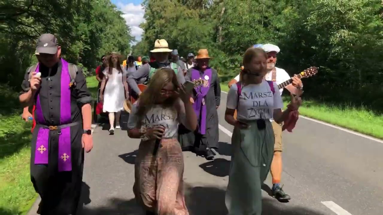 Hit pielgrzymkowy 2022! Szary Świat - Sanah i Kwiat Jabłoni - Zespół Przyjaciele