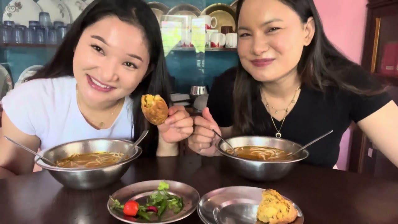 Vegetable purbeli thukpa,samosa dd Baini@gurungfamily4715