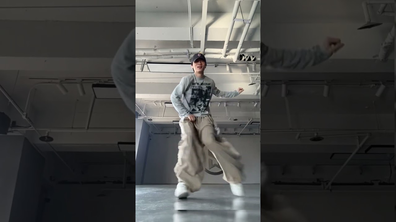 Two - Bbno$ | Trend taneczny Left Right