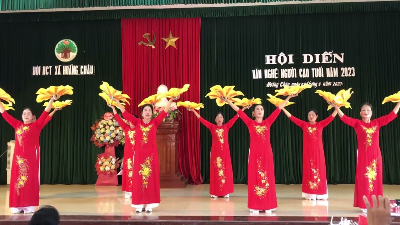 Hội người cao tuổi thôn Minh Thái dự thi văn nghệ ngày 02/6/2023