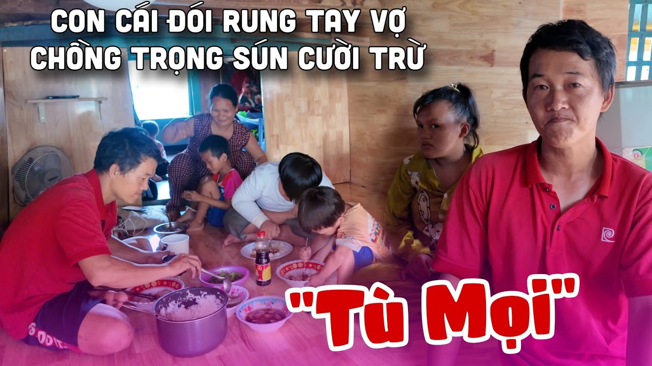 Trọng Sún Ăn Cơm Với Dọt Mì Cơm Không Có Ăn Tụi Nhỏ Đói Rung Tay Cha Mẹ Chỉ Biết Cười Chứ Không Làm