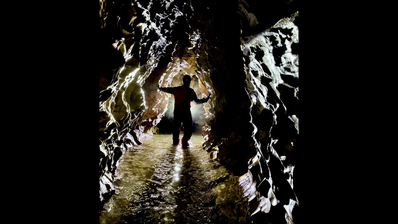 Topografia ipogea e rilevamento geomorfologico in grotta - Alberto Giorgi