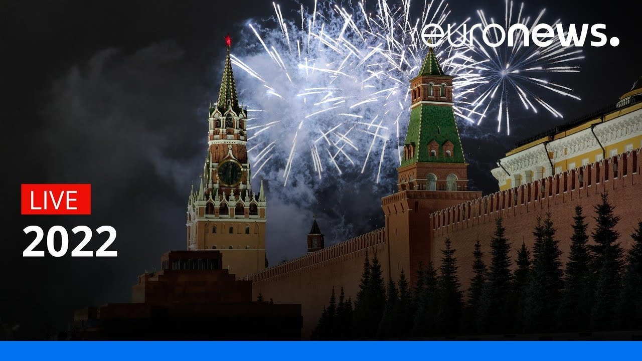 С Новым годом, Россия! Москва встречает 2022 праздничным фейерверком