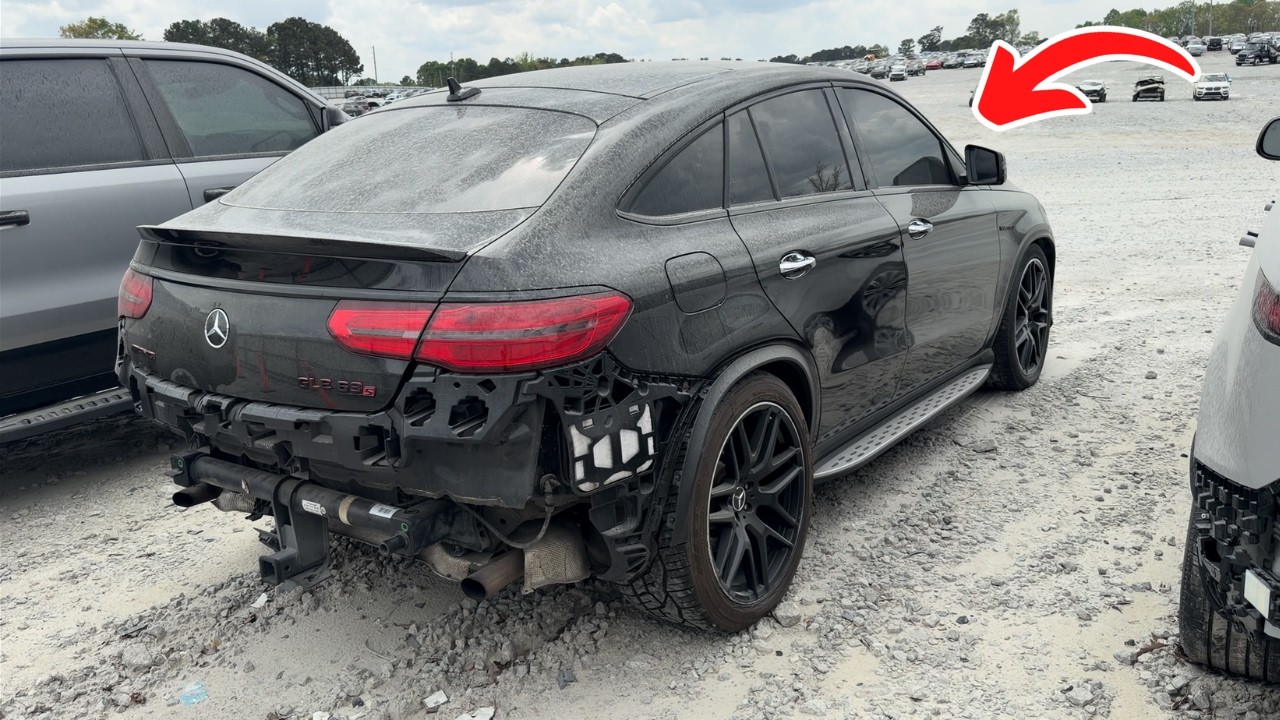 Этот Mercedes Benz GLE 63s 2016 года выпуска был продан за 20 000 долларов на аукционе Copart Sal...