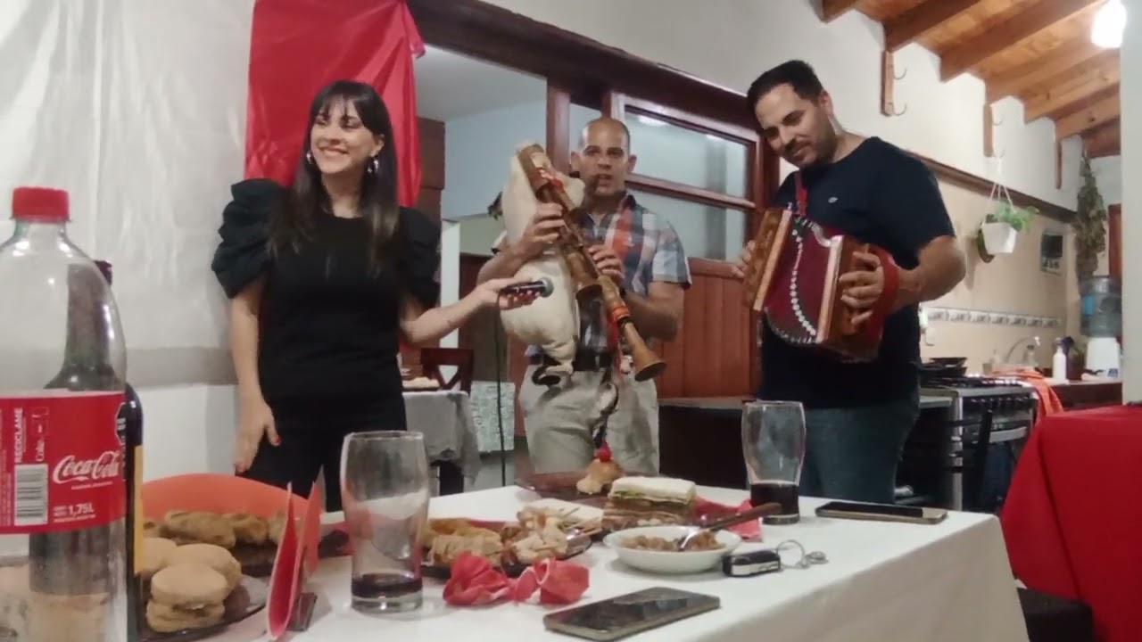 Tarantella con zampogna  e organetto in  Argentina.