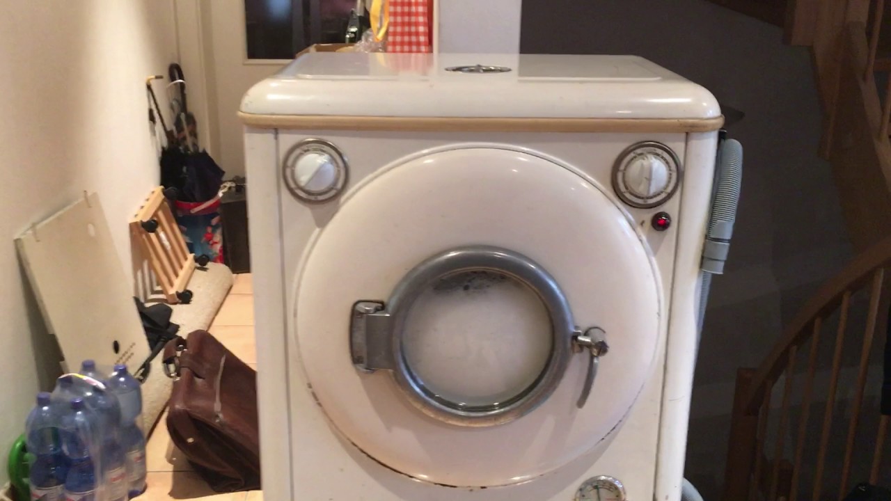 Sehr alte Waschmaschine WAMA 1955 erster Testlauf