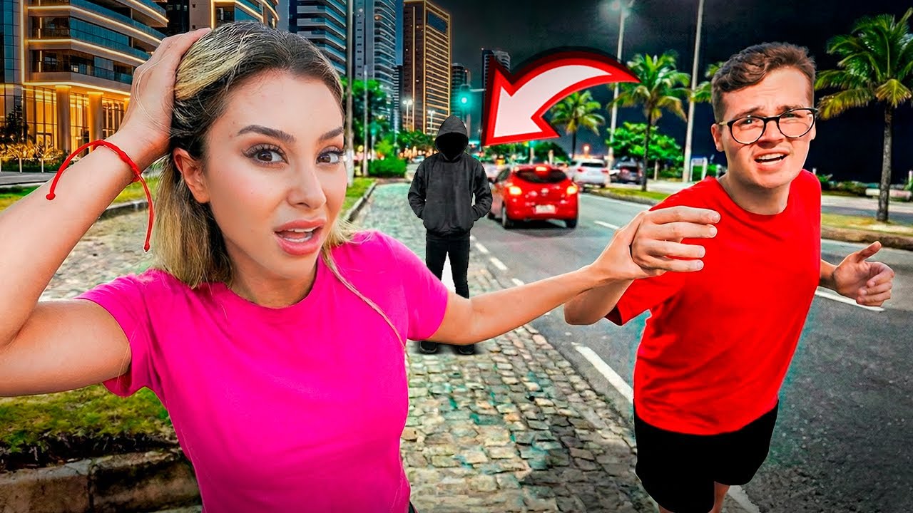 Um Stalker Está Me Seguindo.. Estou Em Perigo🚨