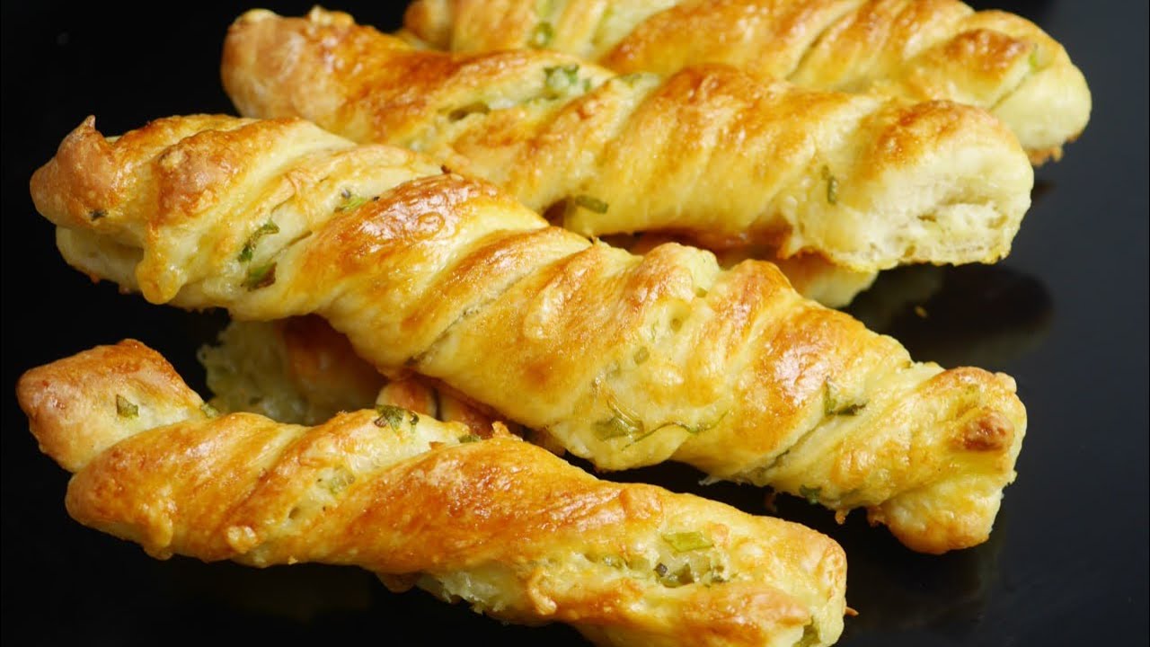 ЧЕСНОЧНЫЕ ПАЛОЧКИ с зеленью и сыром