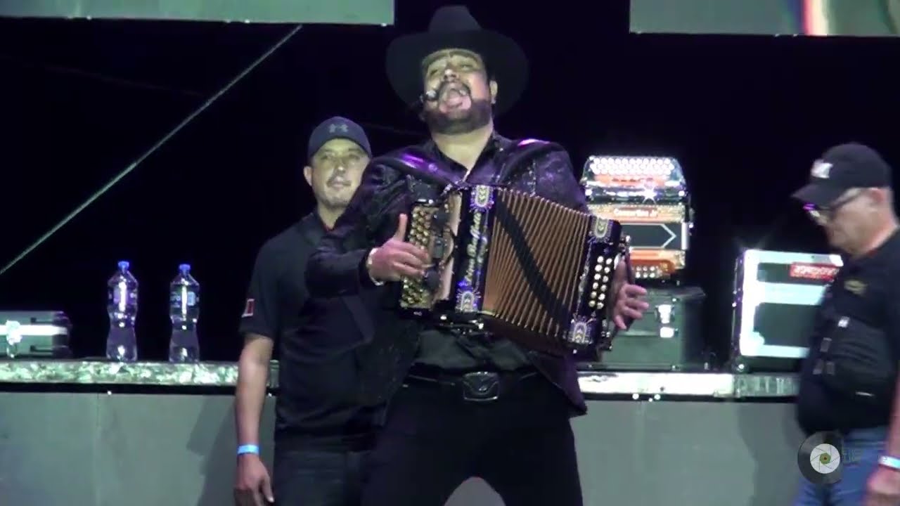 Los Alameños de la Sierra - Hasta el día de hoy | El Sinaloense Tour ( Explanada Sultán, Monterrey )