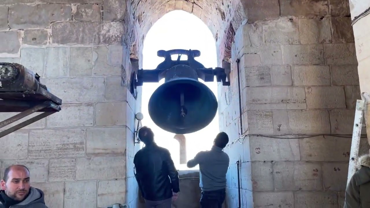 (2) Catedral de Sigüenza - Bandeo y Volteo de campanas grandes y medianas. Nombramiento nuevo obispo