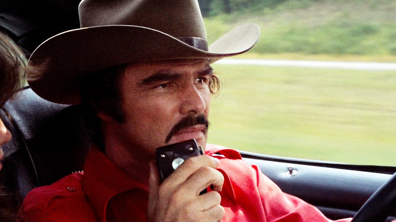 The Bandit Outruns The Law | Smokey And The Bandit