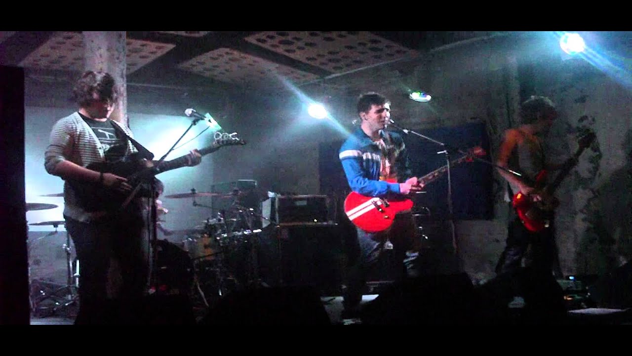 Fluorescent Hearts - Tell Her You Love Her (Live @ Stereo, Glasgow 13/10/11)
