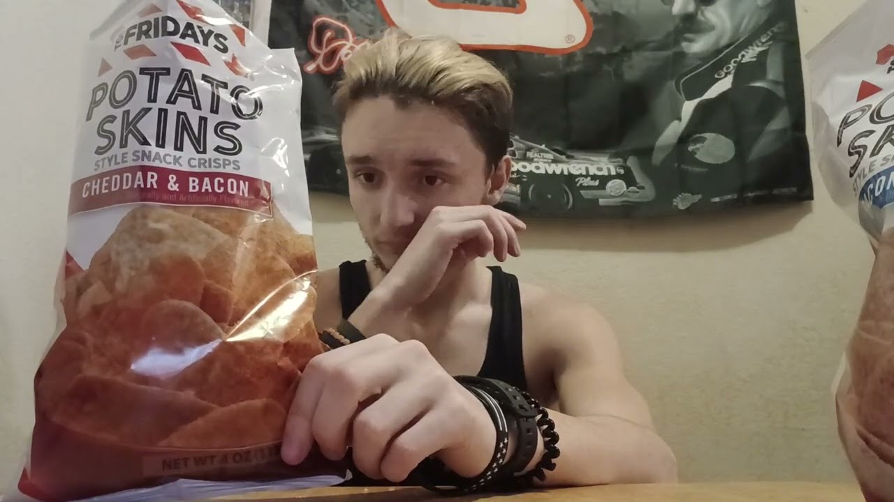 Cheddar Bacon And Bacon Ranch Potato Skins Review! #potatochips #potatoskins #chipreview #chips 