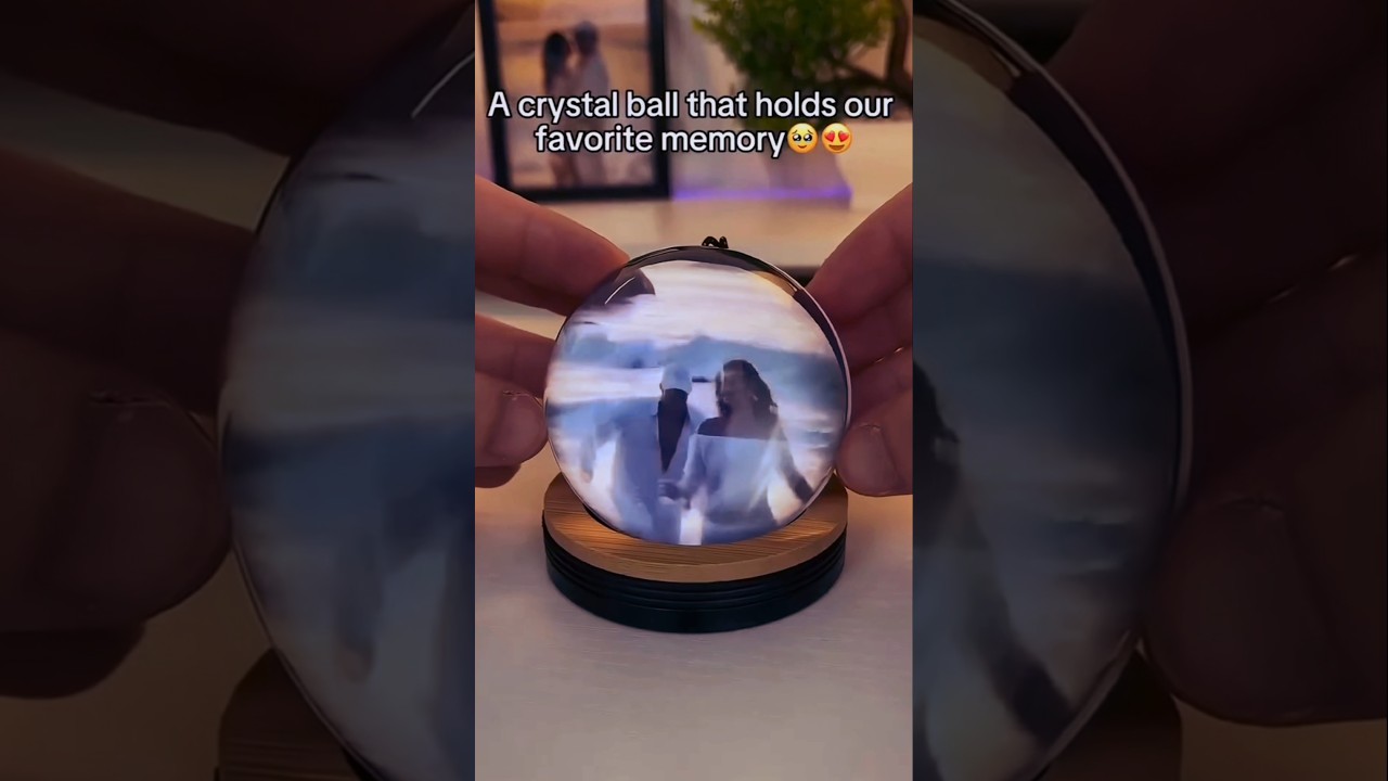 CUSTOMIZABLE VIDEO CRYSTAL BALL😲#shorts