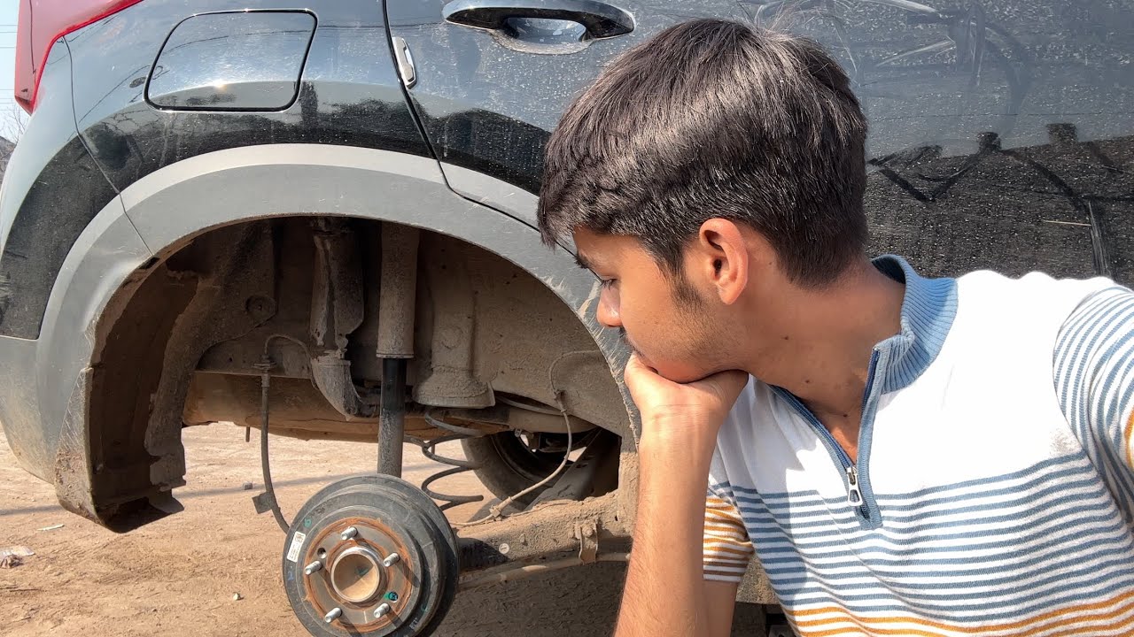 Car puncture ho gai 😢