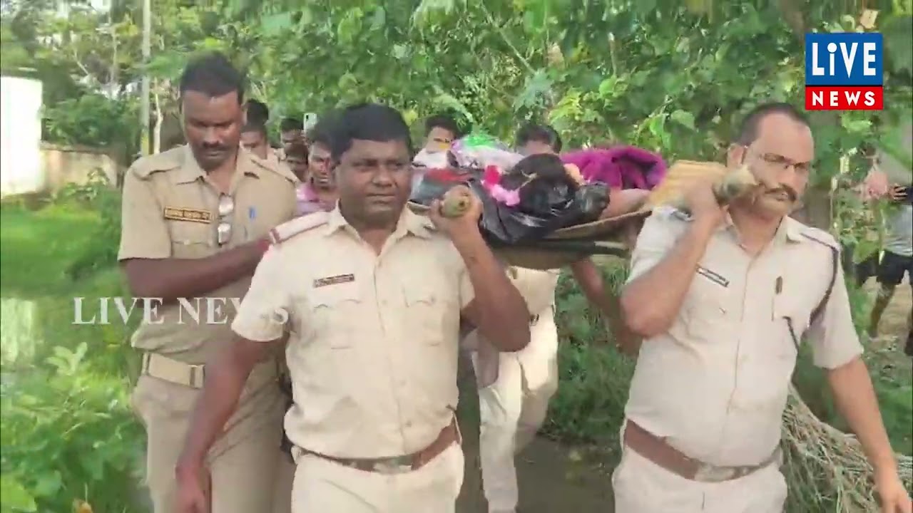 ପୋଲିସ୍ କାନ୍ଧରେ ନବ ବଧୂର..........!