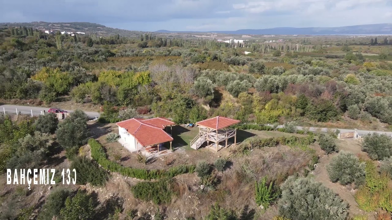 Doğanın Eşsiz Güzelliğiyle ! Çanakkale Umurbey de İçin de Villa ve Kamelya Bulunan 20750 m² Elmalık