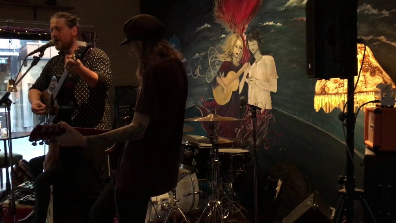 Carl Waldemar - Good afternoon. Live @caf&eacute; peace and love, Borl&auml;nge 170421.
