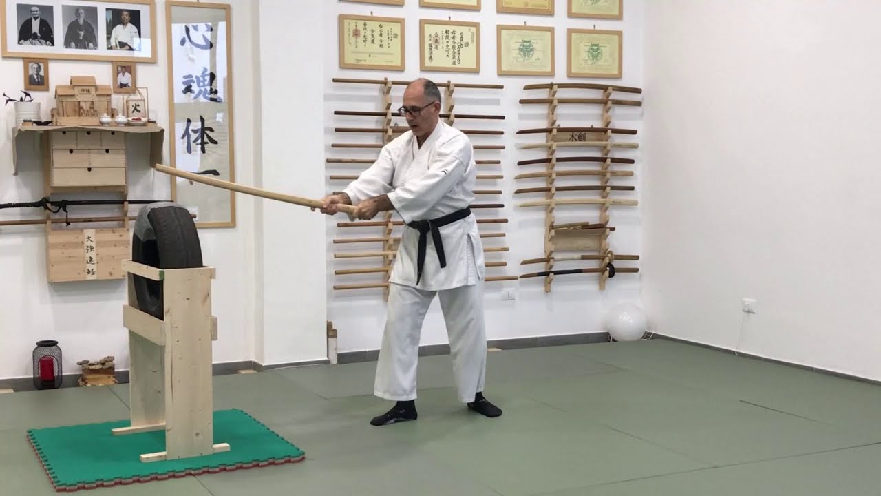 Tanren uchi, colpire con energia per addestrare corpo e mente