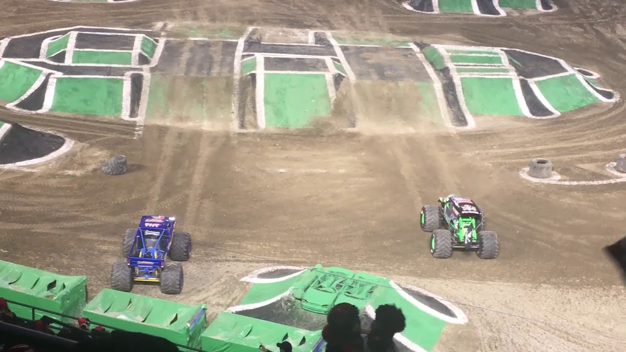 Grave digger loses vs obsessed in finals race in 2019 monster jam