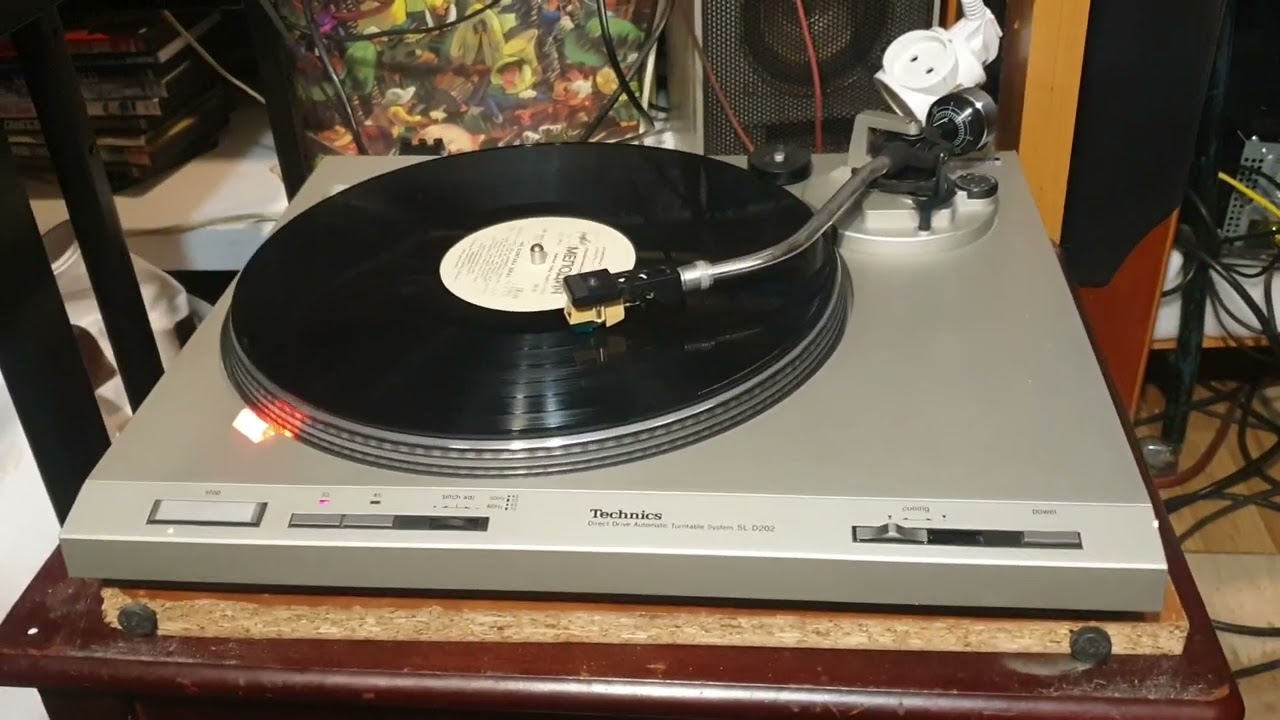 LP player direct drive Technics SL-D202 silver cover ok....no mass wire   connect...test 2.2026 stop
