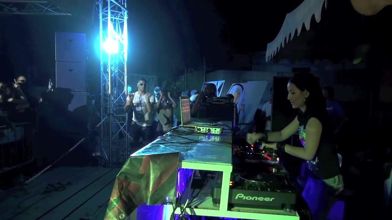 HardTechno: Fernanda Martins @ Bosco di Galú, Naples ITA SPT/2011 (VideoSet)