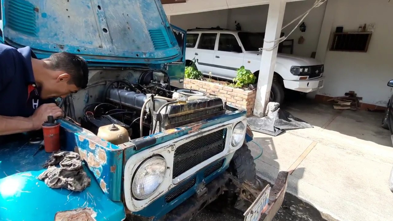 Resucitando un Toyota 2F Abandonado: De la Finca al Taller con Soluciones Creativas