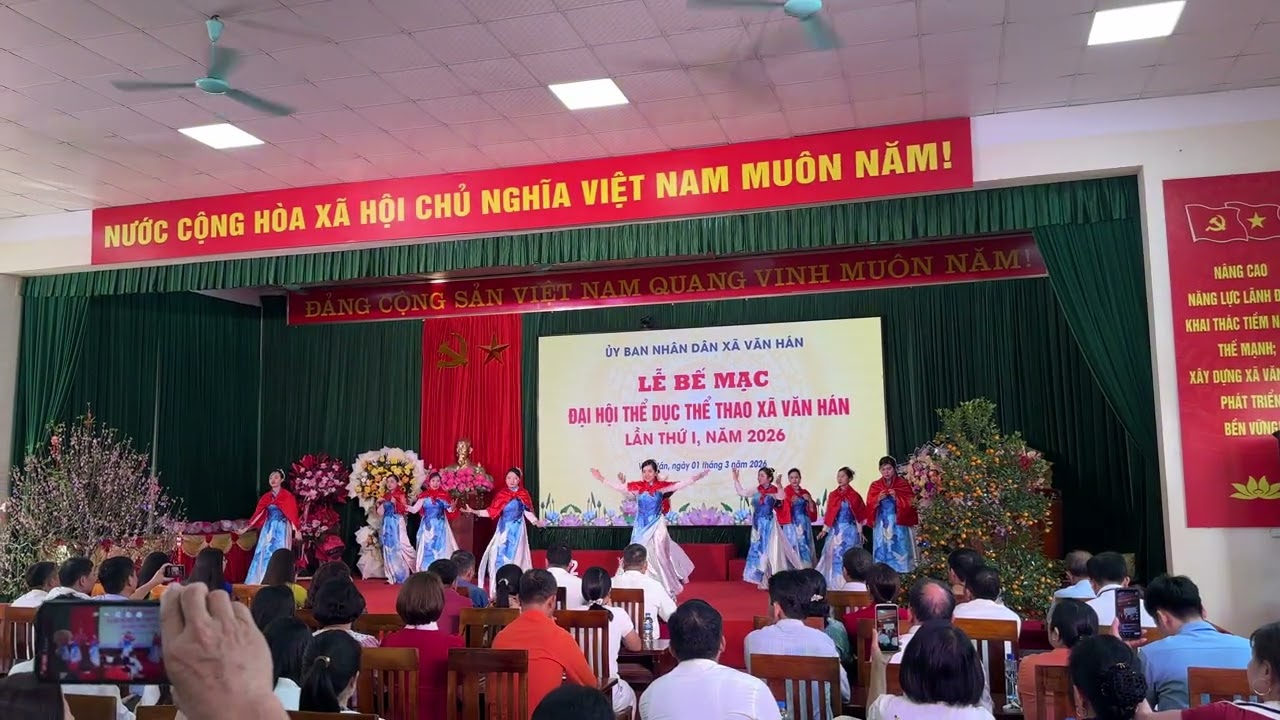 Múa Viết tiếp câu chuyện hoà hình - ĐHTDTT xã Văn Hán, Thái Nguyên