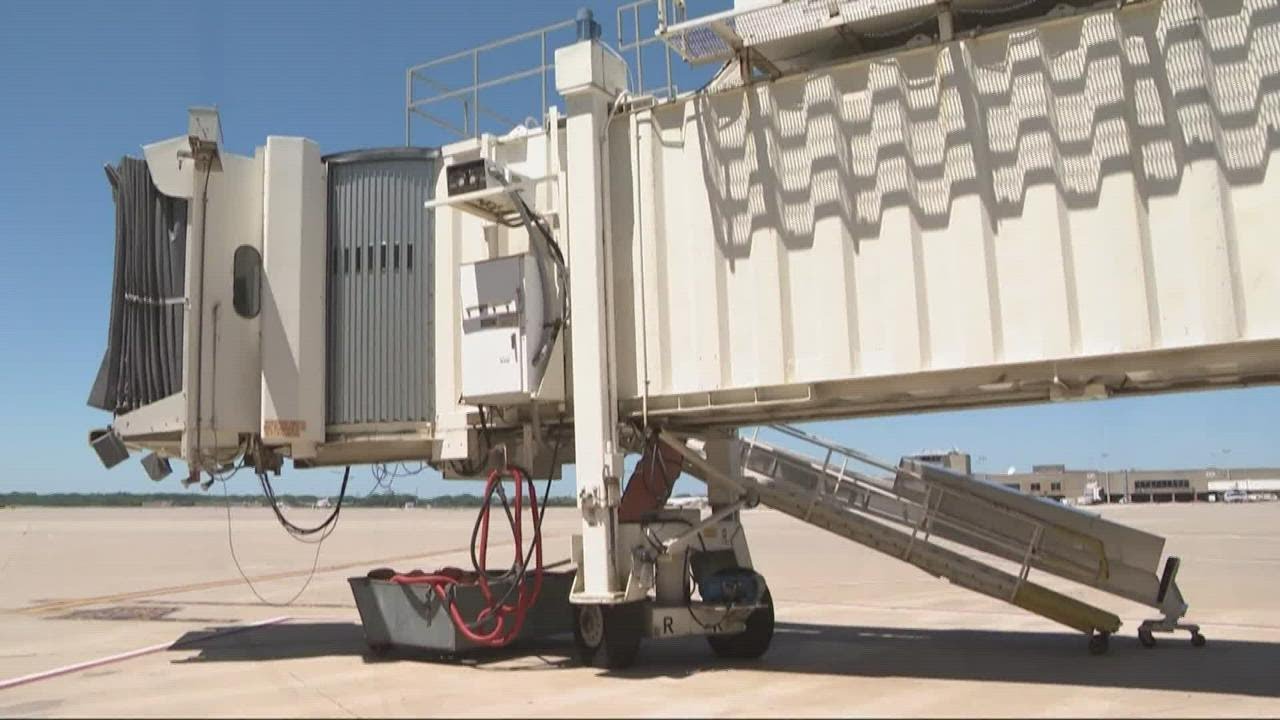 Jet bridges at Cleveland Hopkins Airport need to be replaced