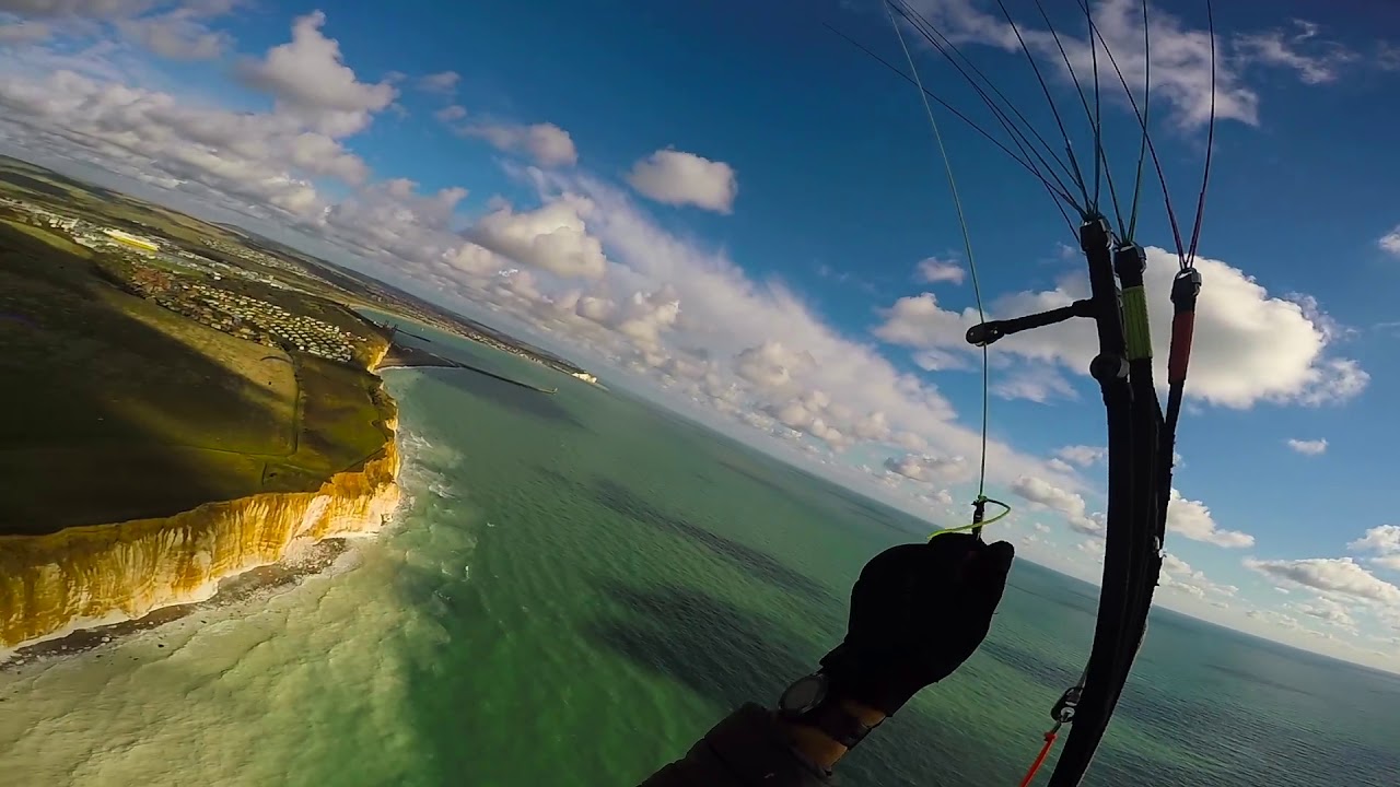 Beautiful day Paragliding at Newhaven Cliffs - coastal run to Peacehaven - October 2020 (HD 1080p)