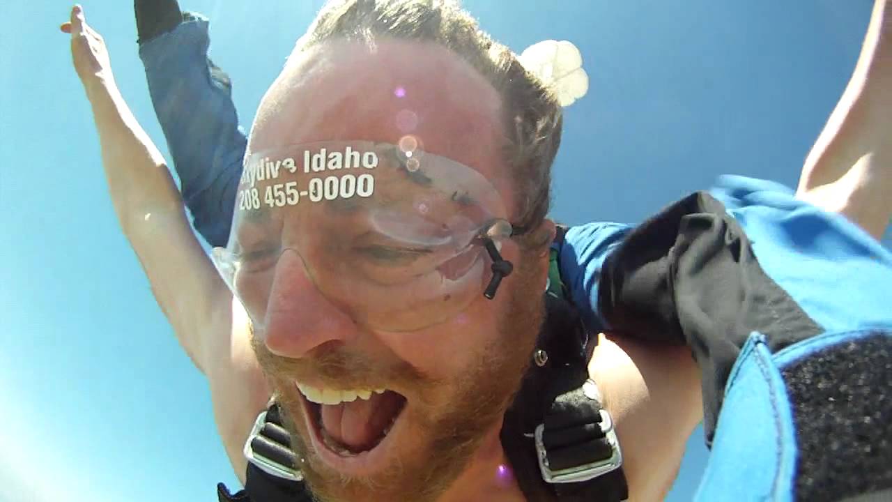 Jim Lile's Tandem skydive!