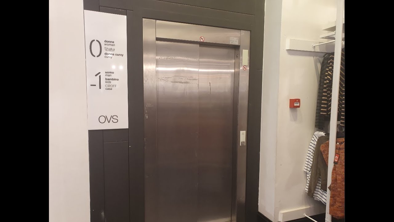 Late 2000's Schindler 3300 MRL Traction Elevator@OVS Formia D.Store, Formia, Italy