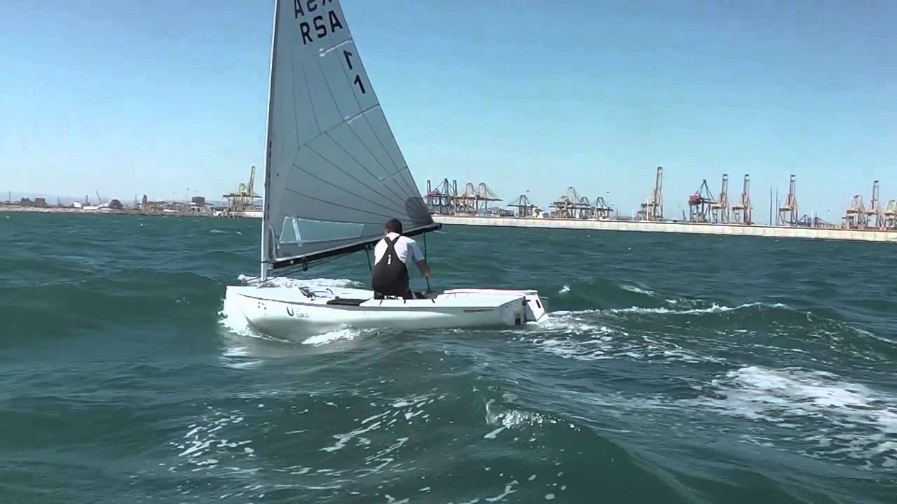 Finn free pumping - Dinghy Academy summer camp