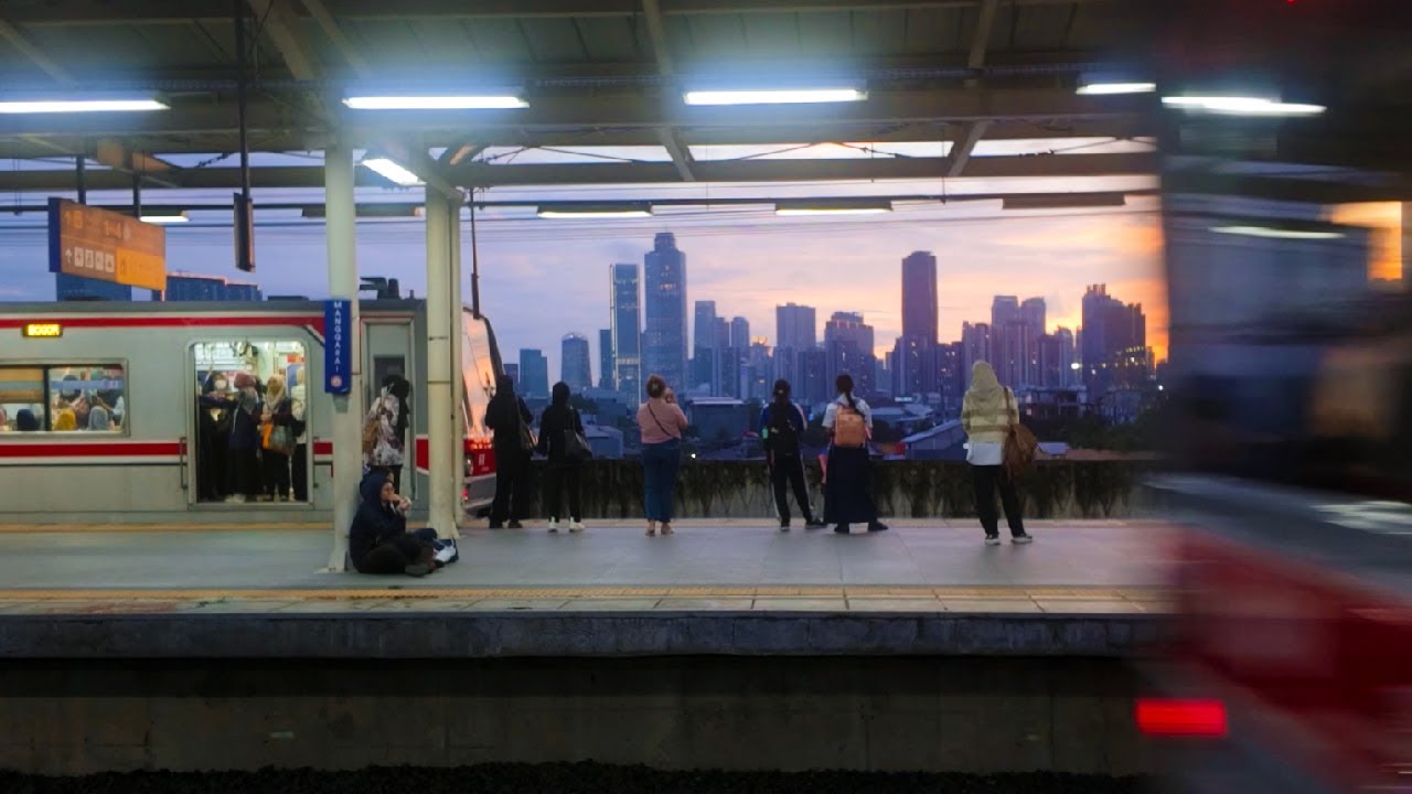 4K | Commuter Train - Manggarai Station