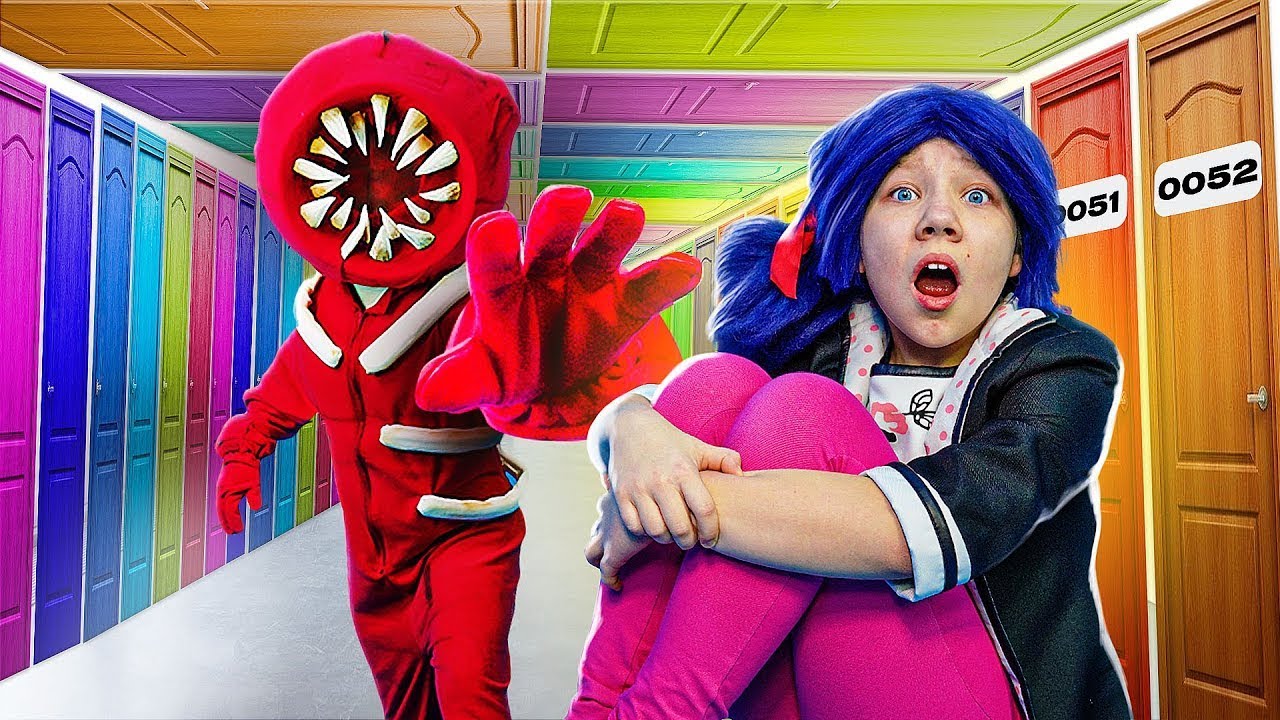 LADYBUG VA A UN HOTEL REAL 100 Puertas ROBLOX