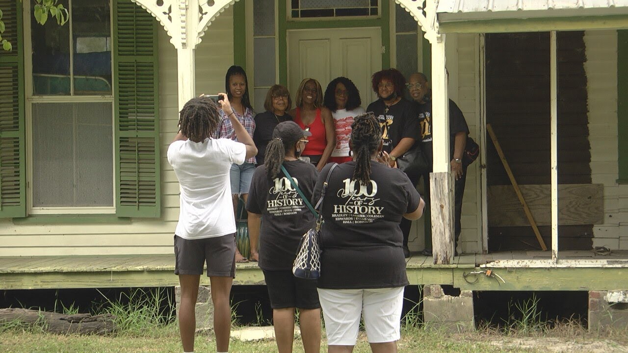 Rosewood descendants visit historic Wright house for first time