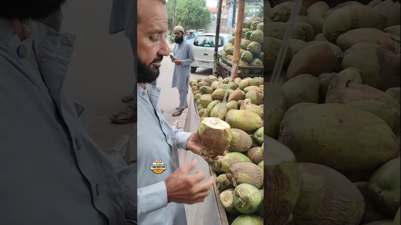 Amazing Street Vendor Cutting Fresh Coconut 🥥 | Summer Street Drink 🧉#yumbrother #streetfood