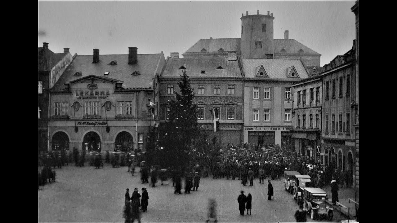 ⌛ PŘEROVSKÉ VZPOMÍNKY: Tradice vánočního stromu v Přerově