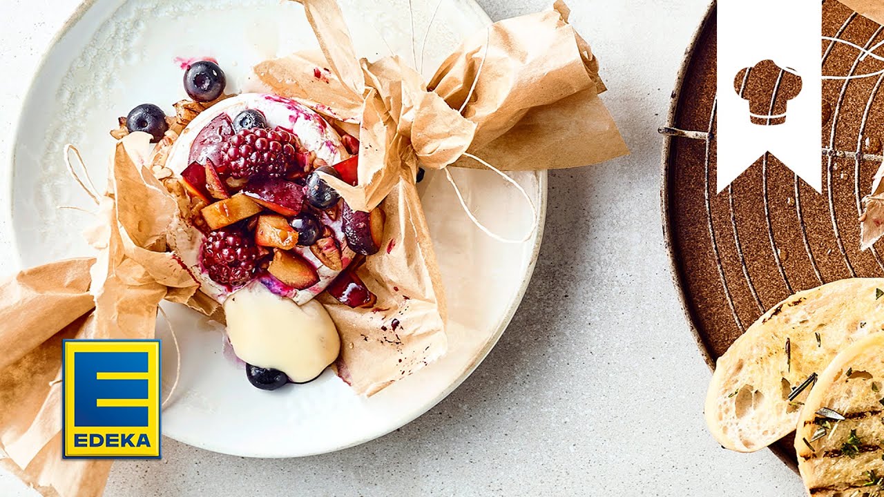 Grillk&auml;se Rezept | Camembert vom Grill mit Beeren, Honig und Pekann&uuml;ssen | EDEKA