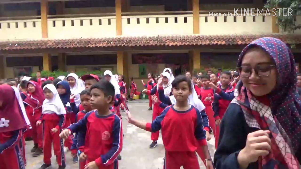 Entah apa yang merasukimu I salah apa aku l Guru dan siswa Pamulang 01 senam bersama