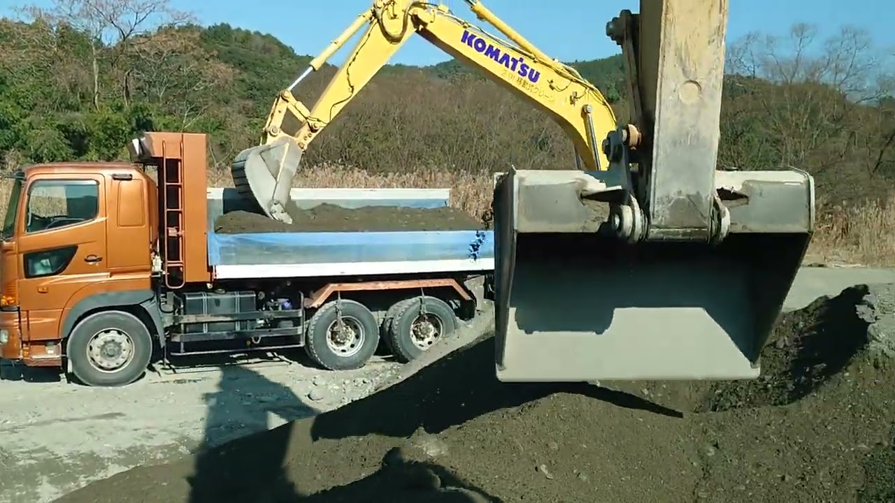 🤣楽しい ユンボ🤣 ご視聴 感謝 ✨ありがとうございます。 堆積土 積み込みDT11台 ツーセット 😁🌠