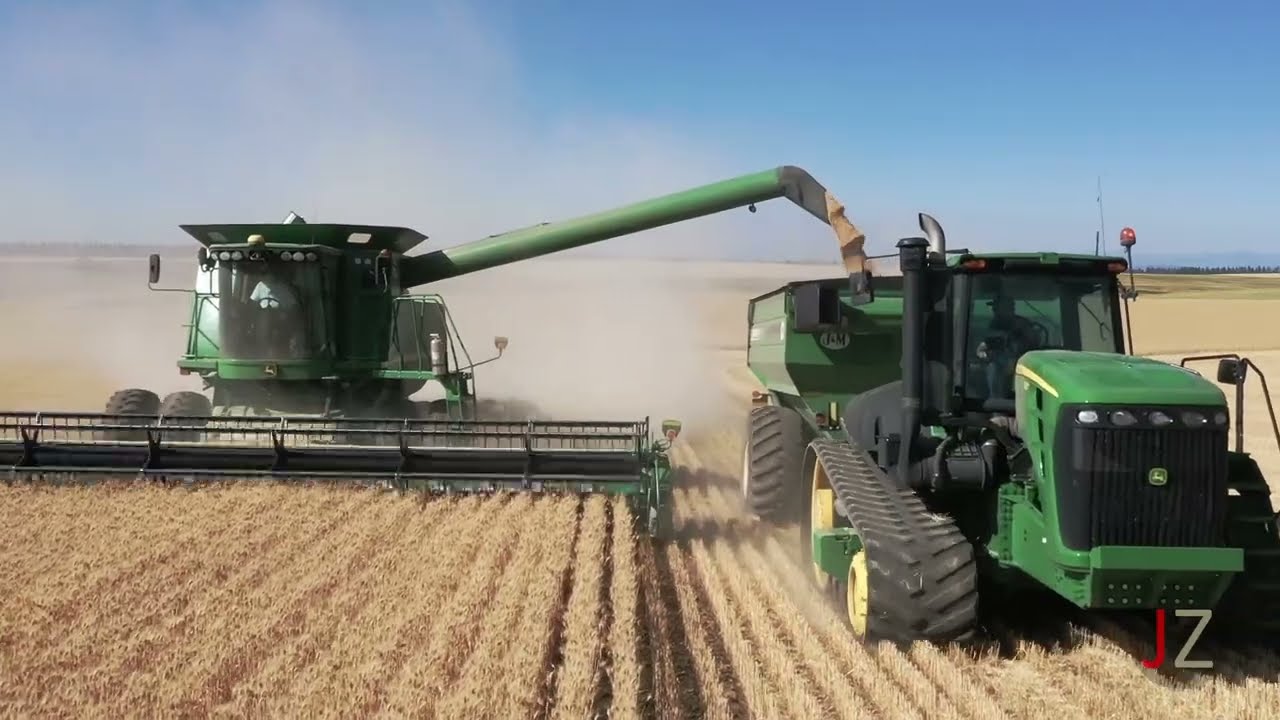 Harvesting the Prairie - @JohnDeere combines harvesting wheat on the Camas Prairie in Nezperce, ID