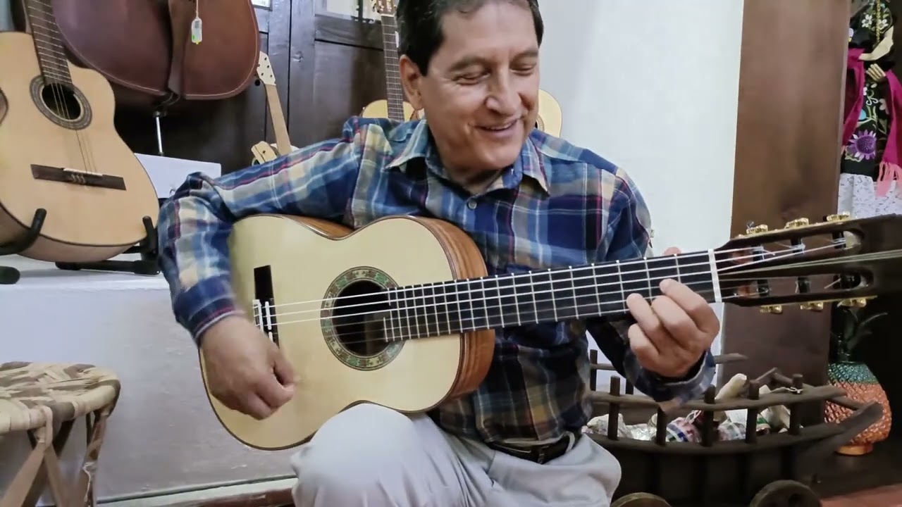 ¿Sabes cuánto cuesta una guitarra galardonada en la feria de Paracho?