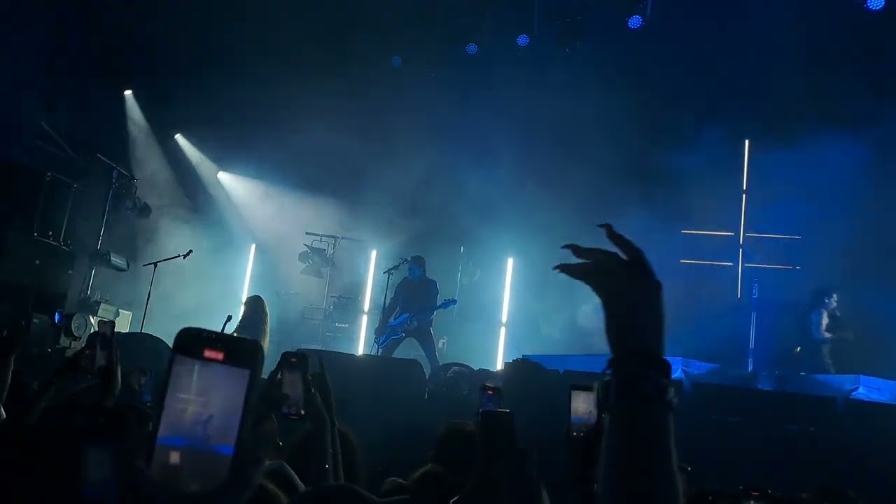 Marilyn Manson - Sweet Dreams [ Istanbul - Bonus Parkorman ] Front of Stage.