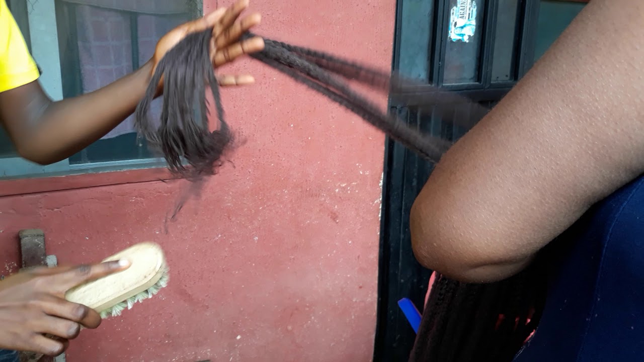 Yarn brushing braids | brazilian wool dreadlocks | bebe wool | Reeta at it again in Africa