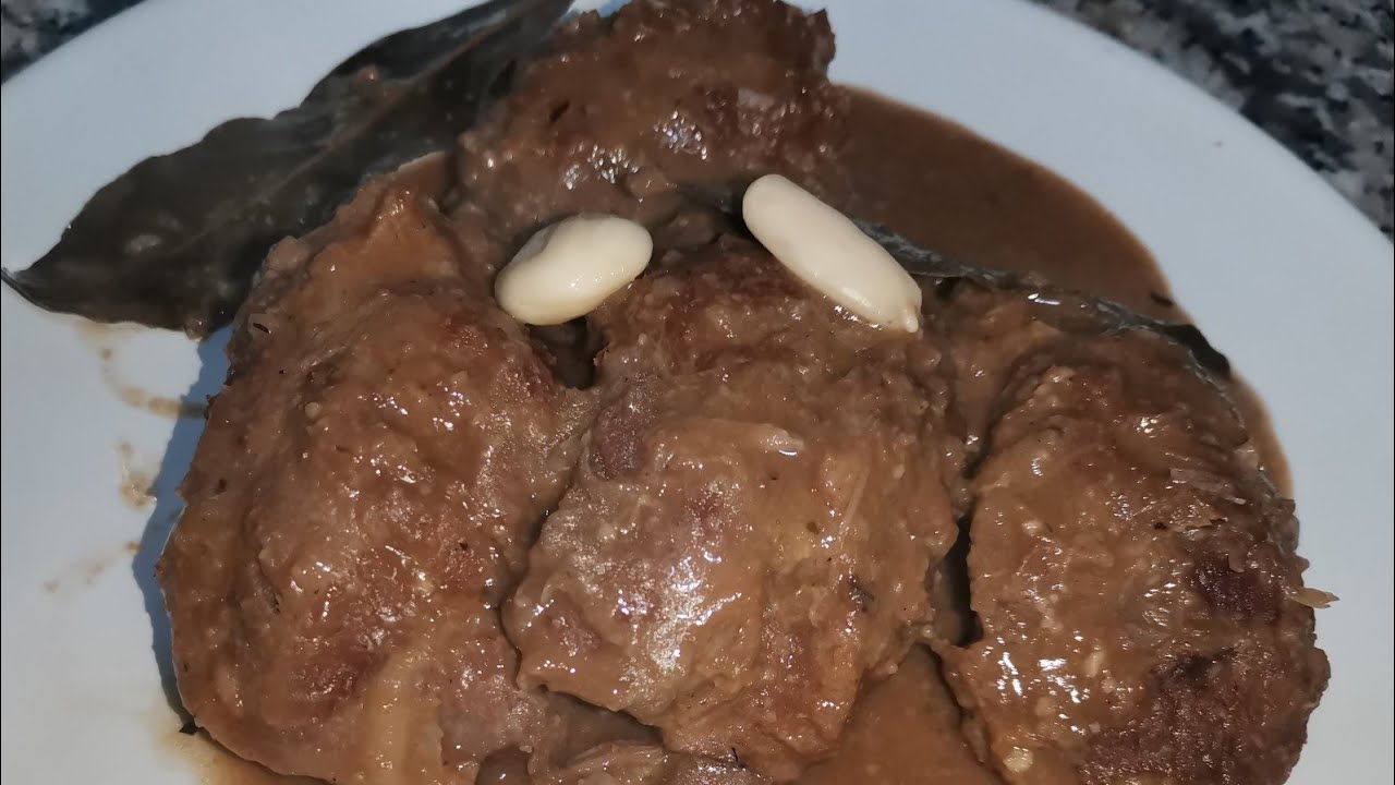 CARRILLERAS EN SALSA DE ALMENDRAS